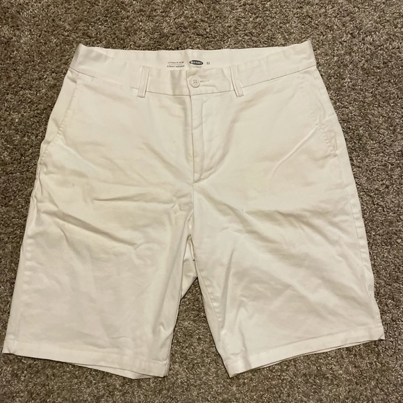 Men’s white shorts - Picture 1 of 3